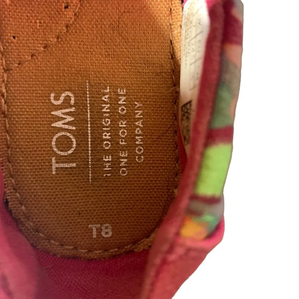 Toms toddler slip on colorful car print 8T slippers